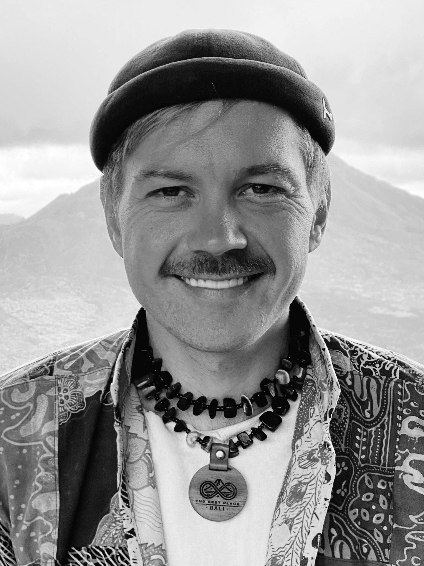 Denys Rzhavskyi, Founder · Master of Kintsugi 金継ぎの師